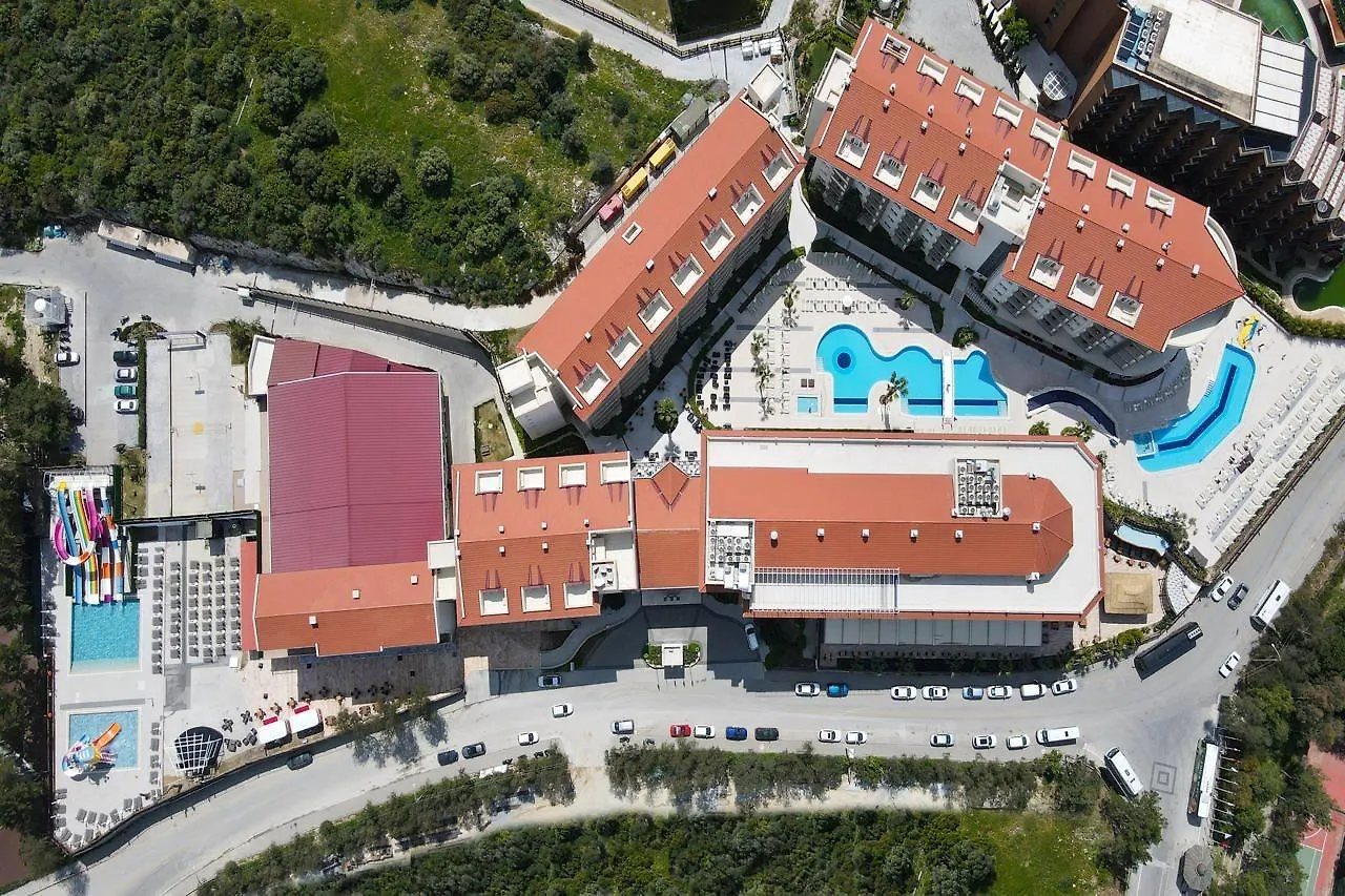 Ramada Hotel & Suites By Wyndham Kuşadası Turkije