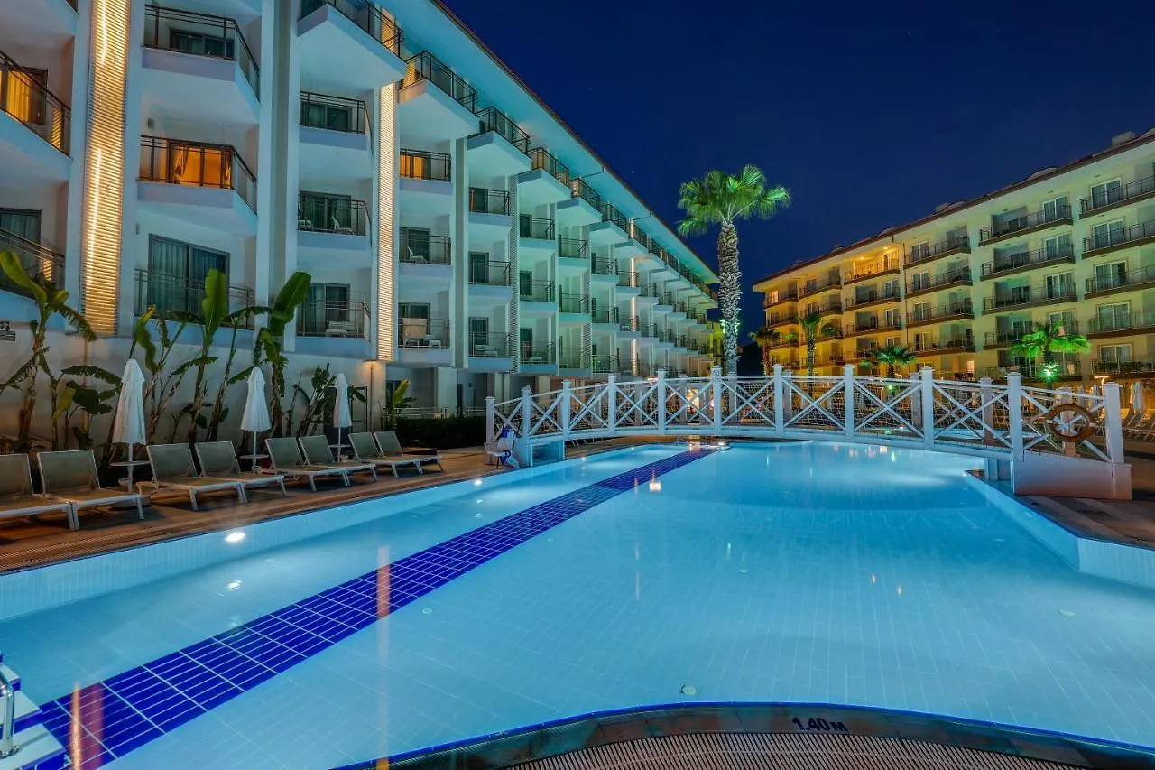 Ramada Hotel & Suites By Wyndham Kusadasi