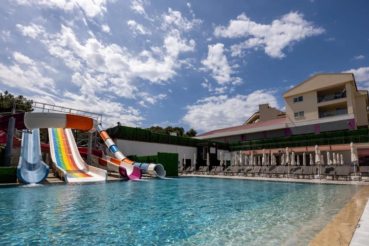 Ramada Hotel & Suites By Wyndham Kusadasi