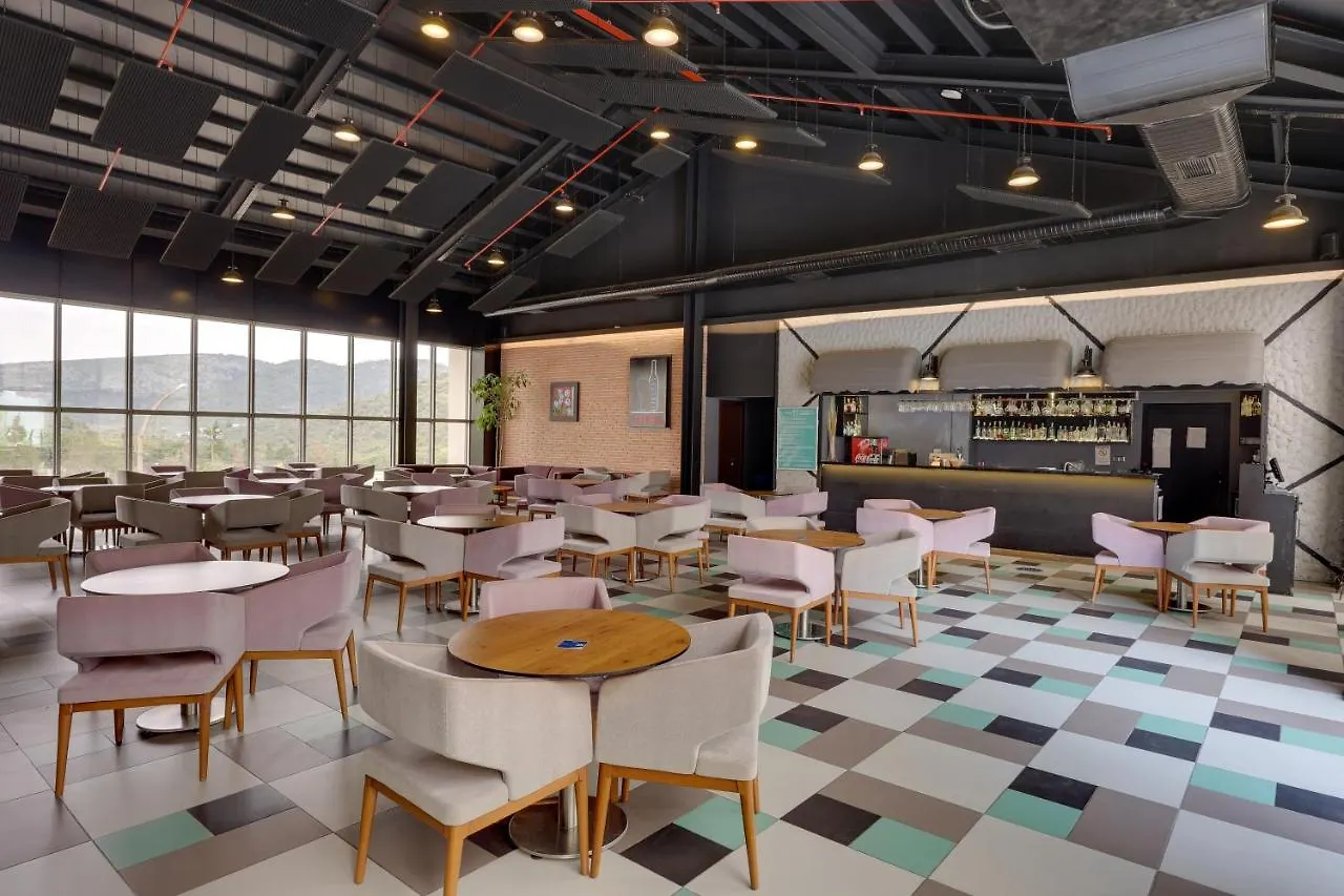 Ramada Hotel & Suites By Wyndham Kusadasi