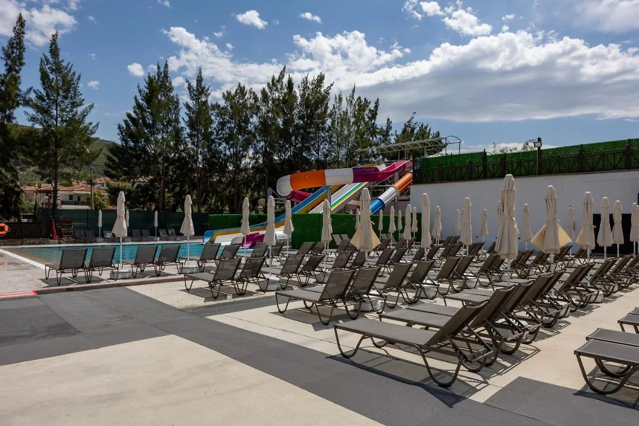 Ramada Hotel & Suites By Wyndham Kusadasi