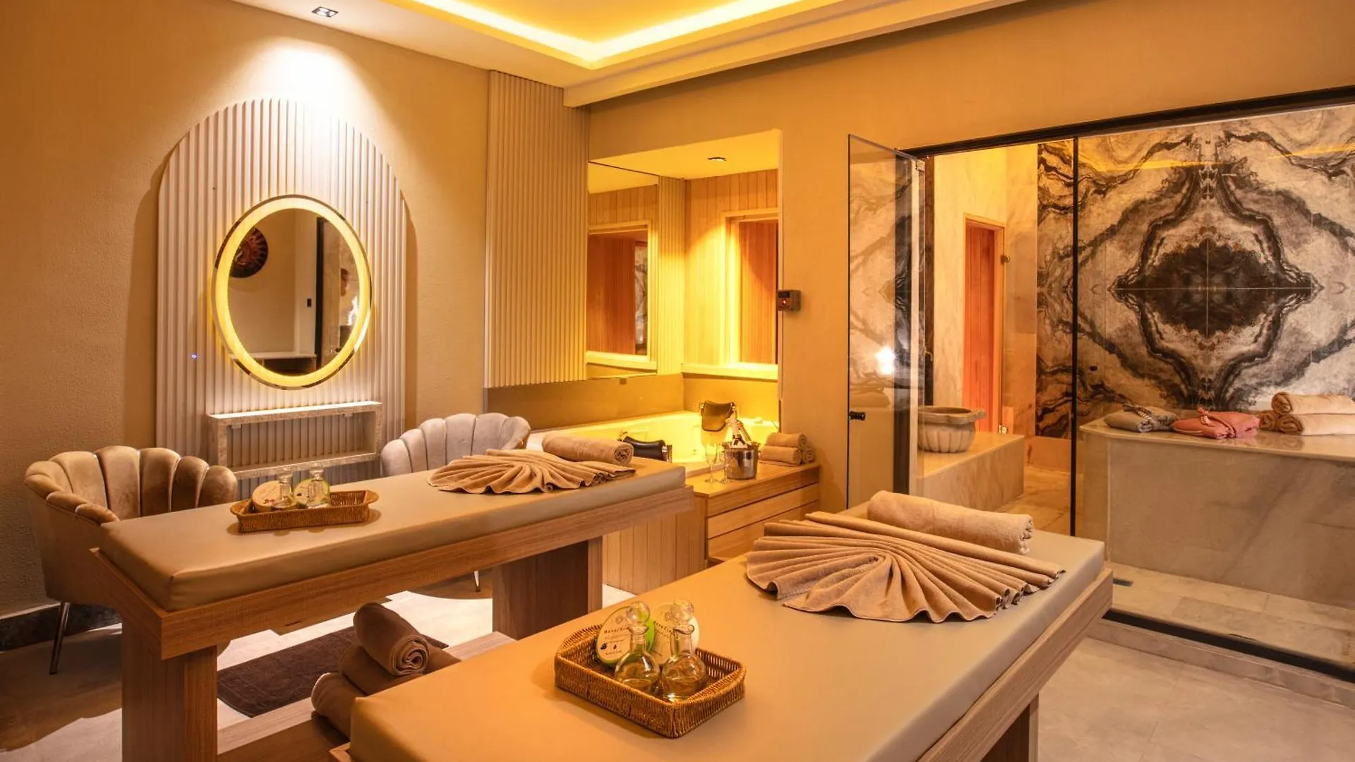Ramada Hotel & Suites By Wyndham Kusadası